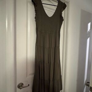 Chic Olive Midi Dress with Ruffled Sleeves